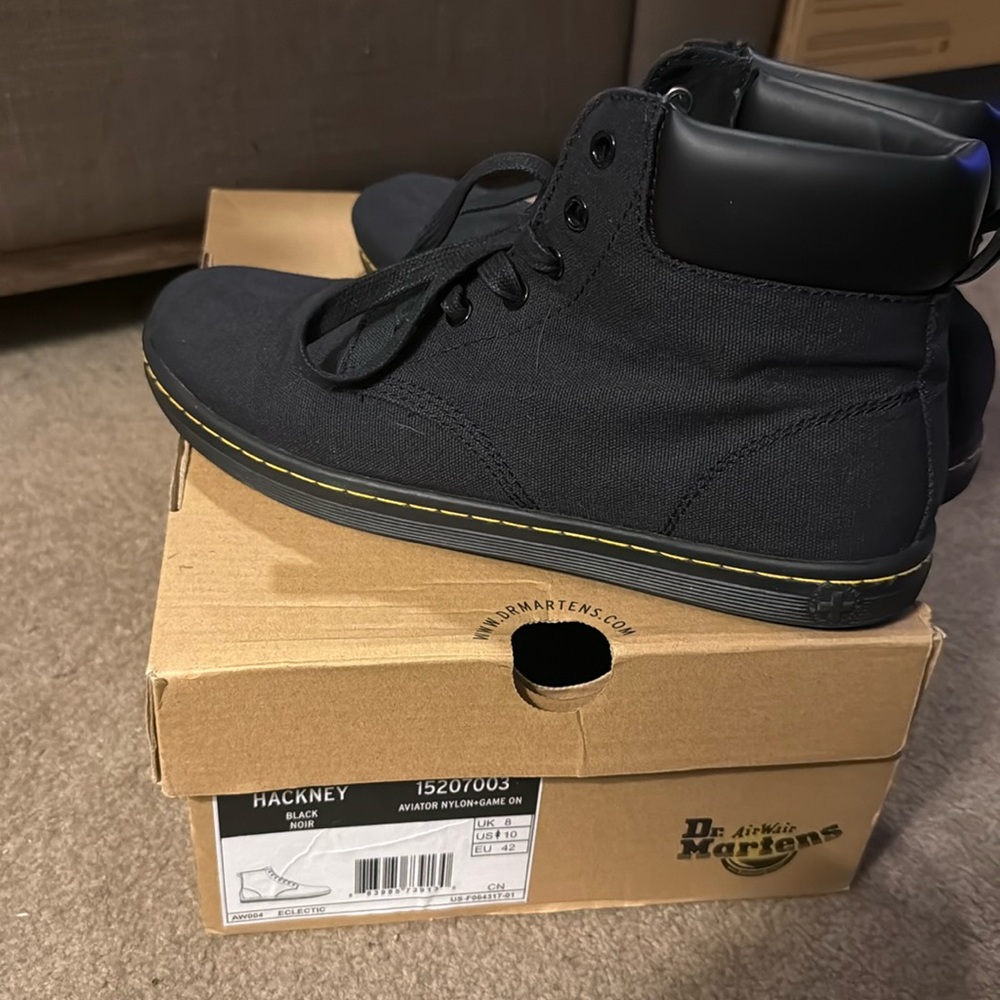 Dr. Marten Black Hackney Boot